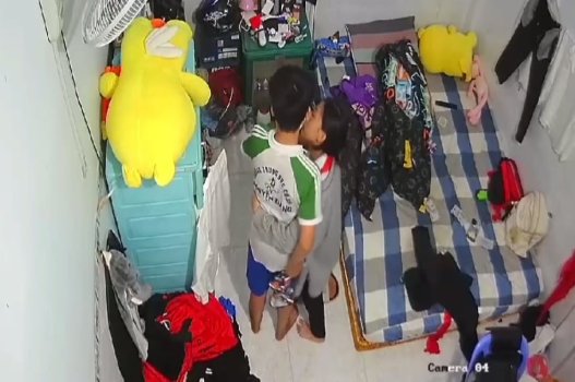 Đưa công cụ thú vị tới nhà bạn trai để chơi